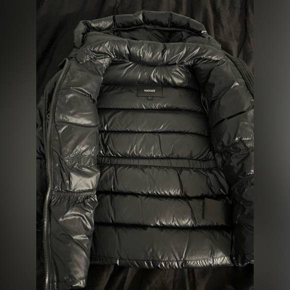 Girls Coat.great coat/clean.. minor defect can be sowed or covered with Patch. - Picture 4 of 6